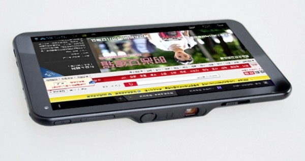 SmartQ U7: nuovo tablet Android con picoproiettore integrato