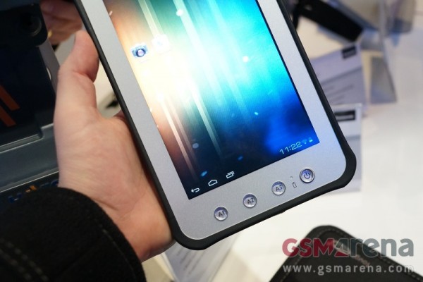 CES 2013: immagini dal vivo del nuovo Panasonic Toughpad JT-B1