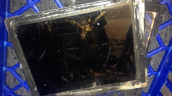 iPad Air esplode e prende fuoco in un negozio Vodafone in Australia