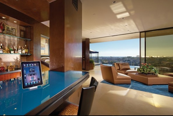 fifteen-ipads-control-the-homes-heat-air-conditioning-shades-and-security-cameras