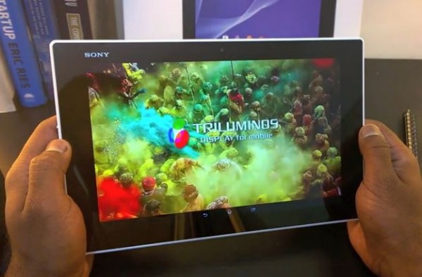 Sony Xperia Z2 Tablet: video sul contenuto della confezione