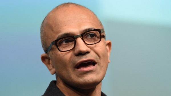 Satya Nadella, CEO di Microsoft, spiega l'era Post-PC