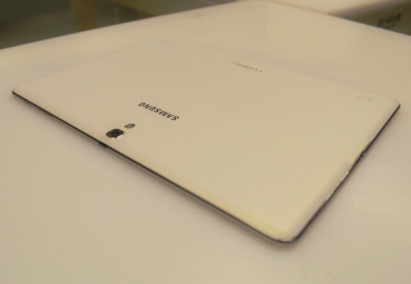Samsung Galaxy Tab S 10.5: nuove immagini dalla FCC svelano il design