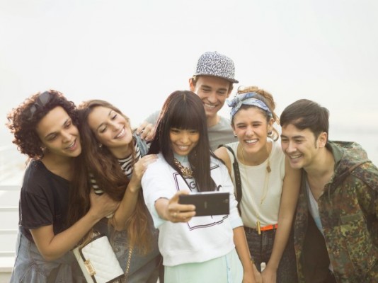 Sony Xperia C3: caratteristiche, prezzo e uscita in Italia per il phablet "selfie"