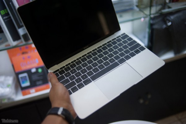 Macbook Retina da 12 pollici: immagini unboxing e benchmark