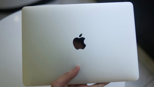 Macbook Retina da 12 pollici: immagini unboxing e benchmark