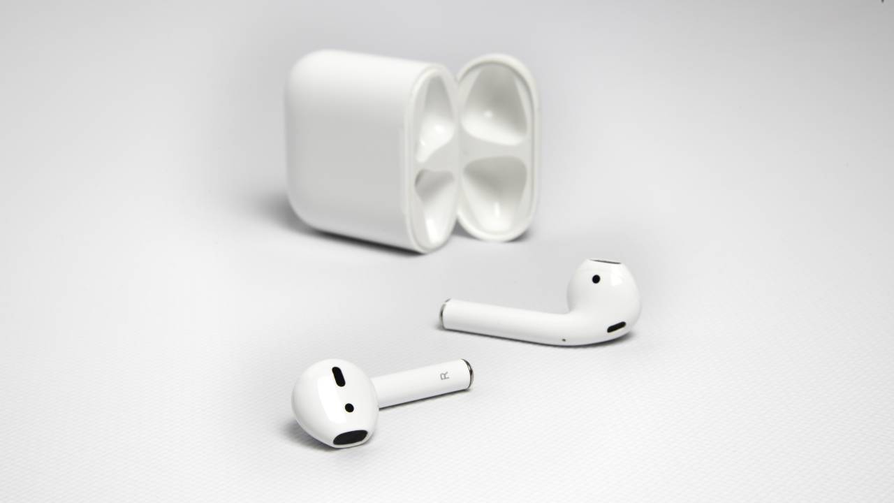airpods gps